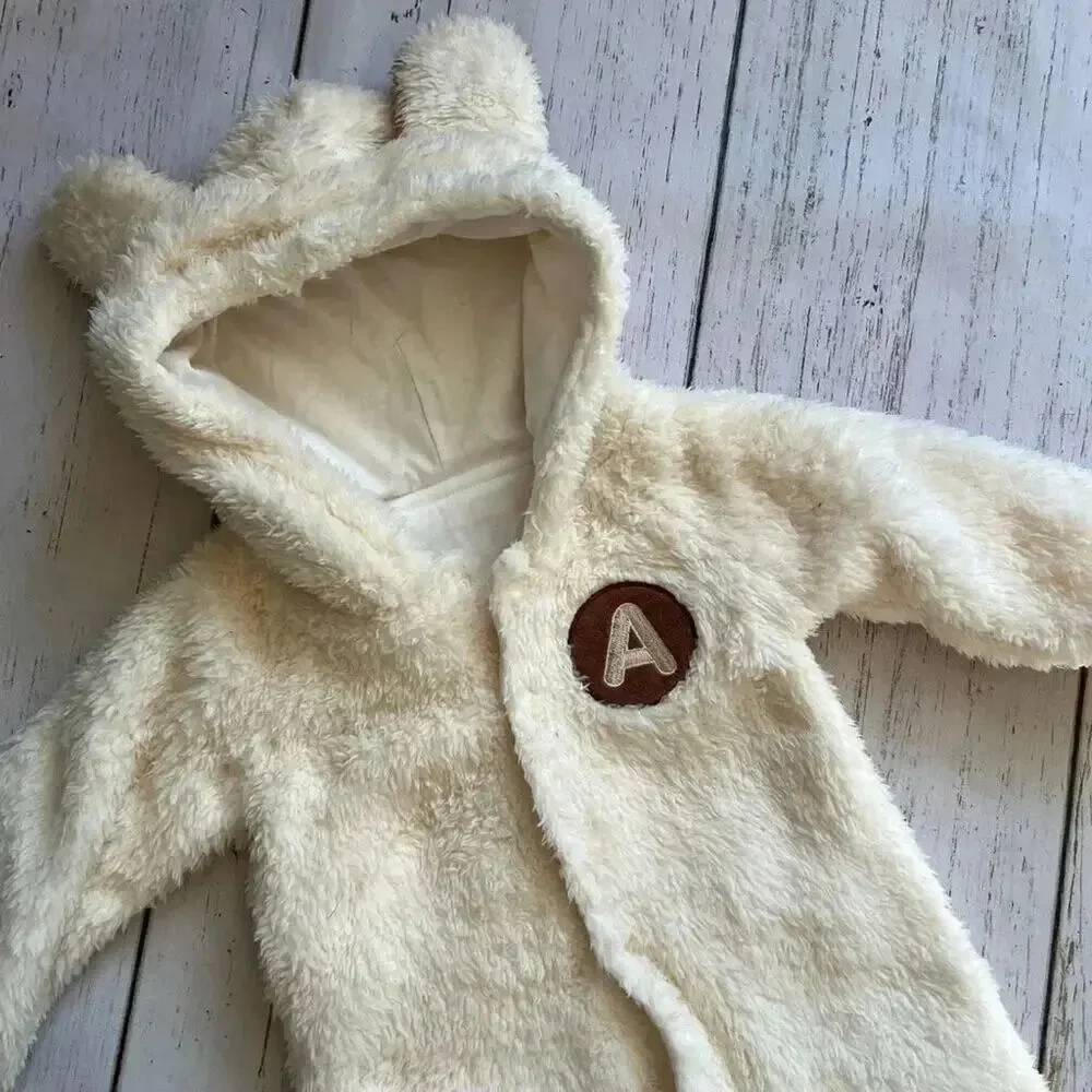 PatPat  gender neutral hyper-tactile fleece bear bunting Size 3-6 months